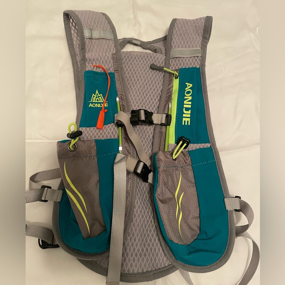Aonijie Running Vest